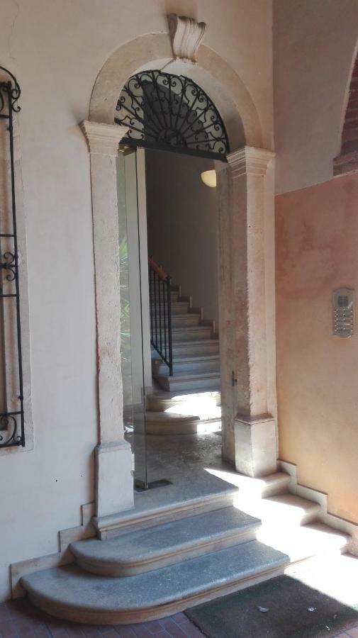 Mini Contra San Pietro Apartment วิเชนซา ภายนอก รูปภาพ